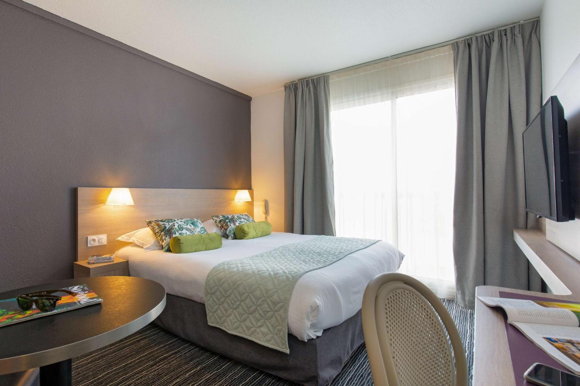 Western La Marina Hotel 4*